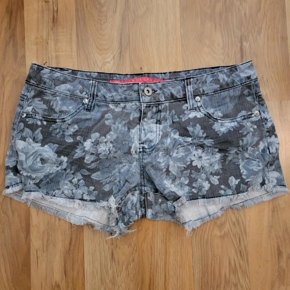 Tinseltown Pants - Tinseltown Denim Couture Blue Floral Jean Shorts